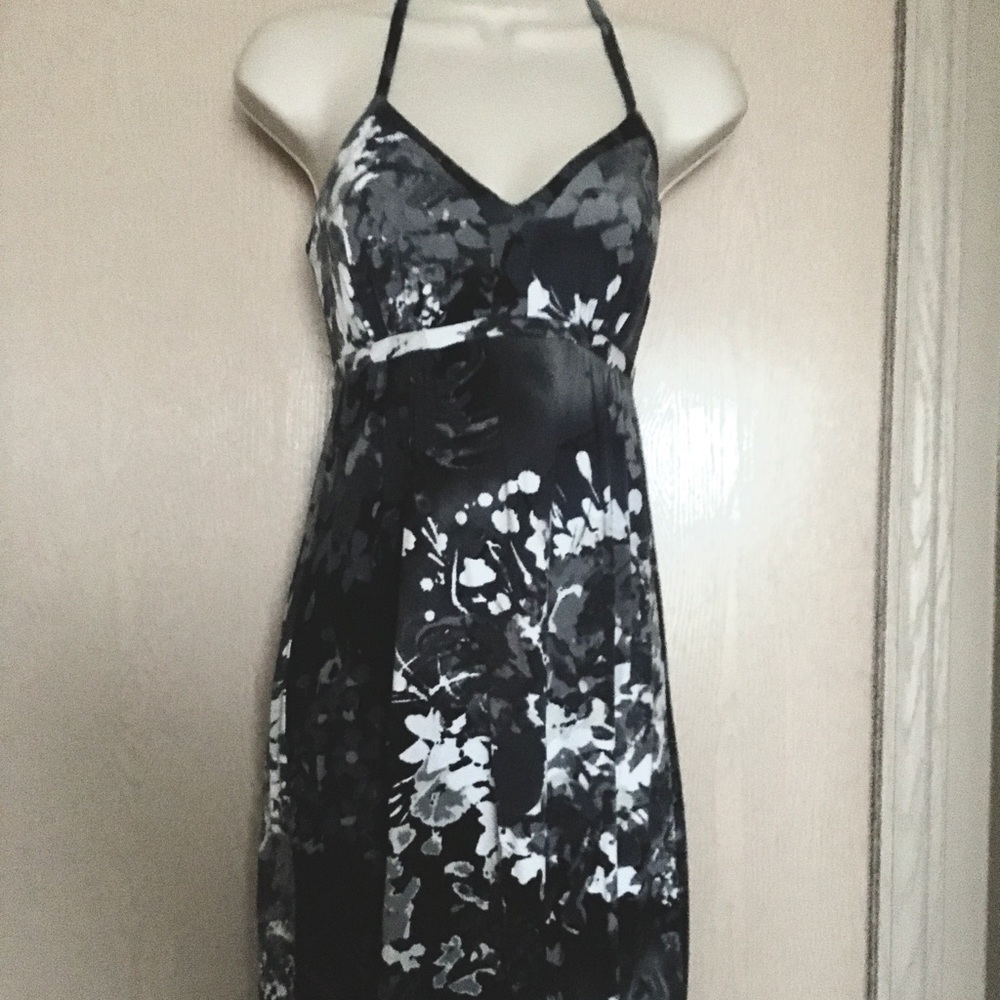 ❌DONATED❌Express Floral Sundress - S